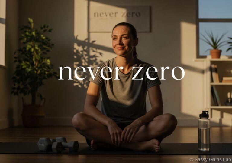 午後の光と影が差し込む部屋で、ヨガマットの上に座る女性。落ち着いた表情で前を見つめ、「never zero」と大きく映し出されている。